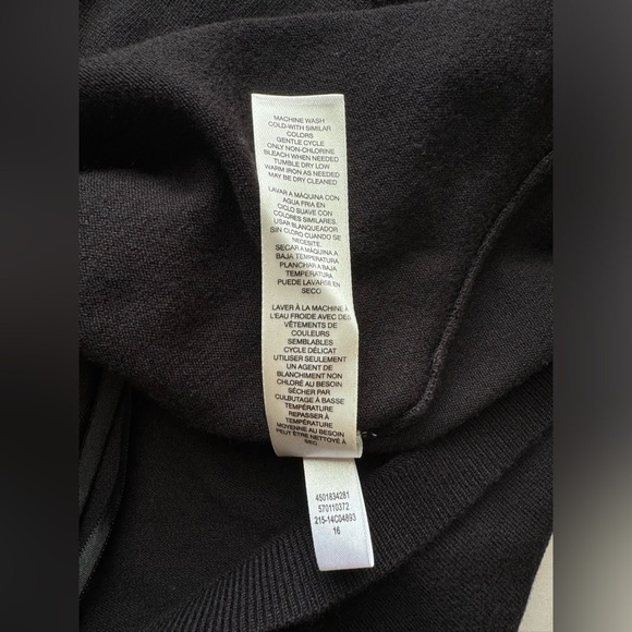 Chico’s Woman's Black Ashlan Long Sleeve Turtleneck, Size 1 - Picture 6 of 8